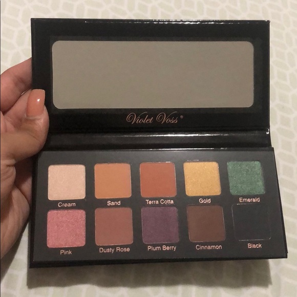 Violet Voss Essentials PRO - Picture 2 of 2